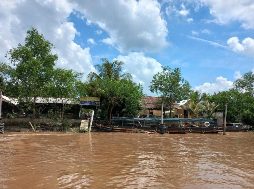 BenTrestay Giong Tu Dien Exterior foto