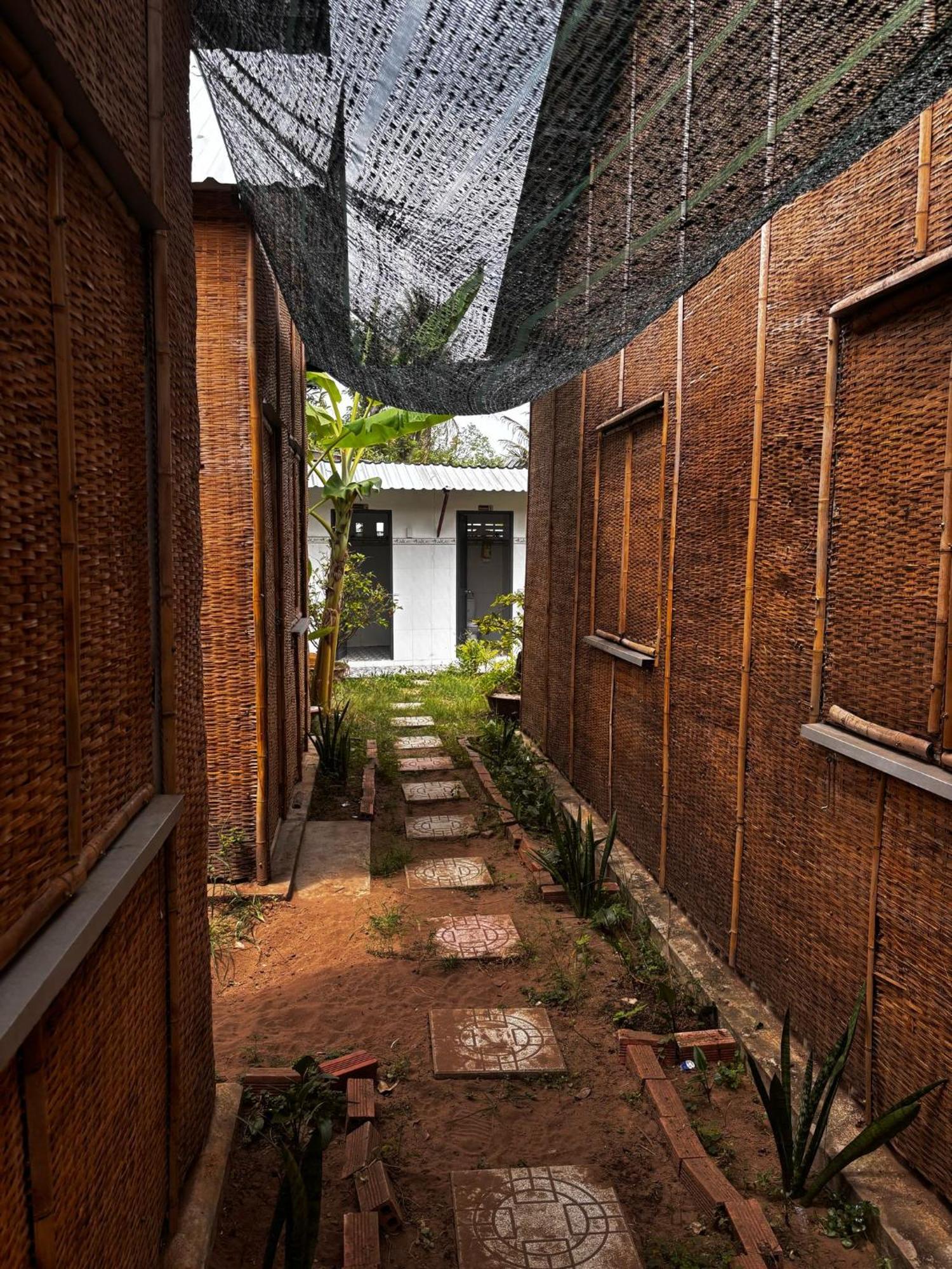 BenTrestay Giong Tu Dien Exterior foto